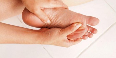 Dor na sola do pé: quais os tratamentos e como evitar?