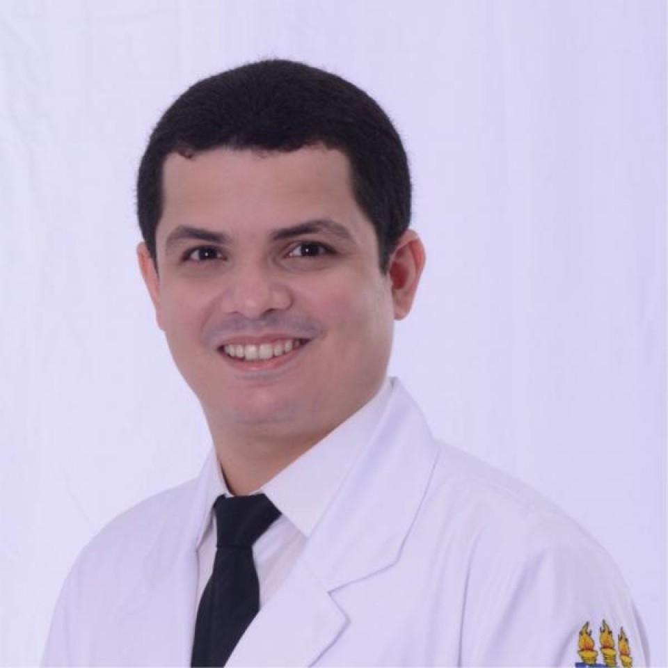 Dr. Lucas Pinto